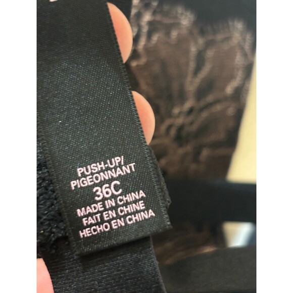 Victoria's Secret Black Gold Metallic Lace Underwire Push Up Bra 36 C, pre-loved - Picture 9 of 11